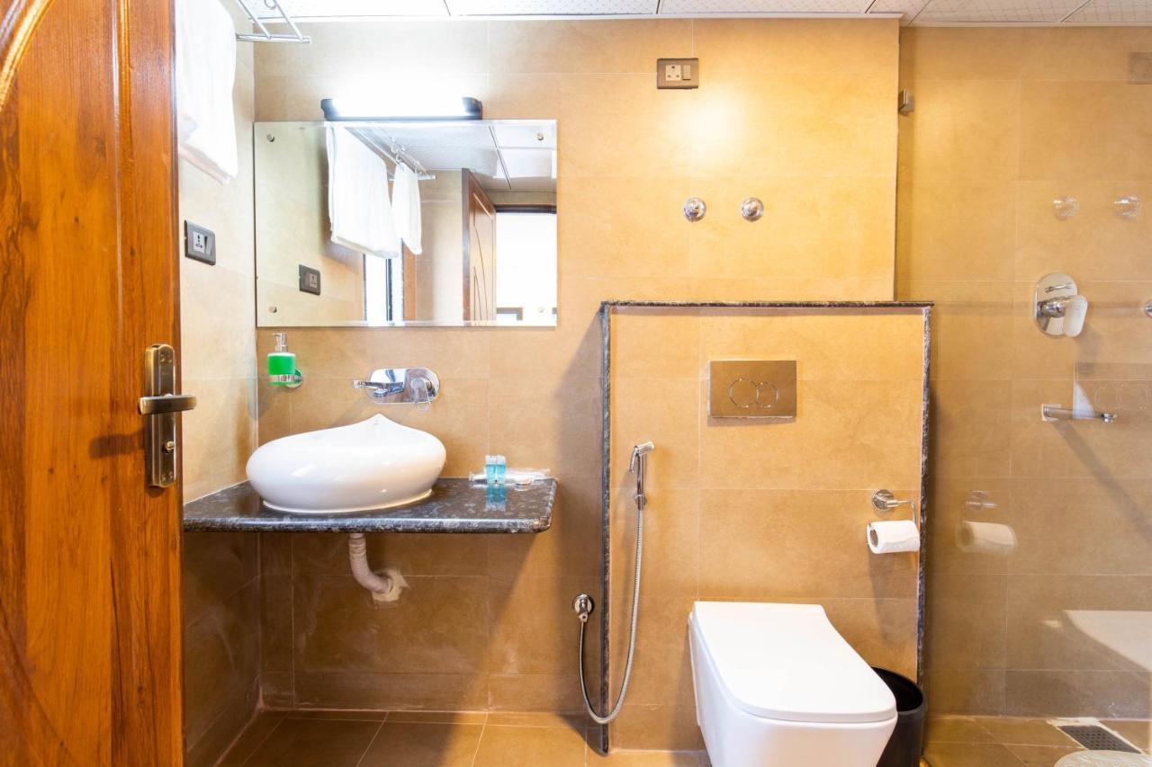 Hotel Wawa Катманду Екстер'єр фото