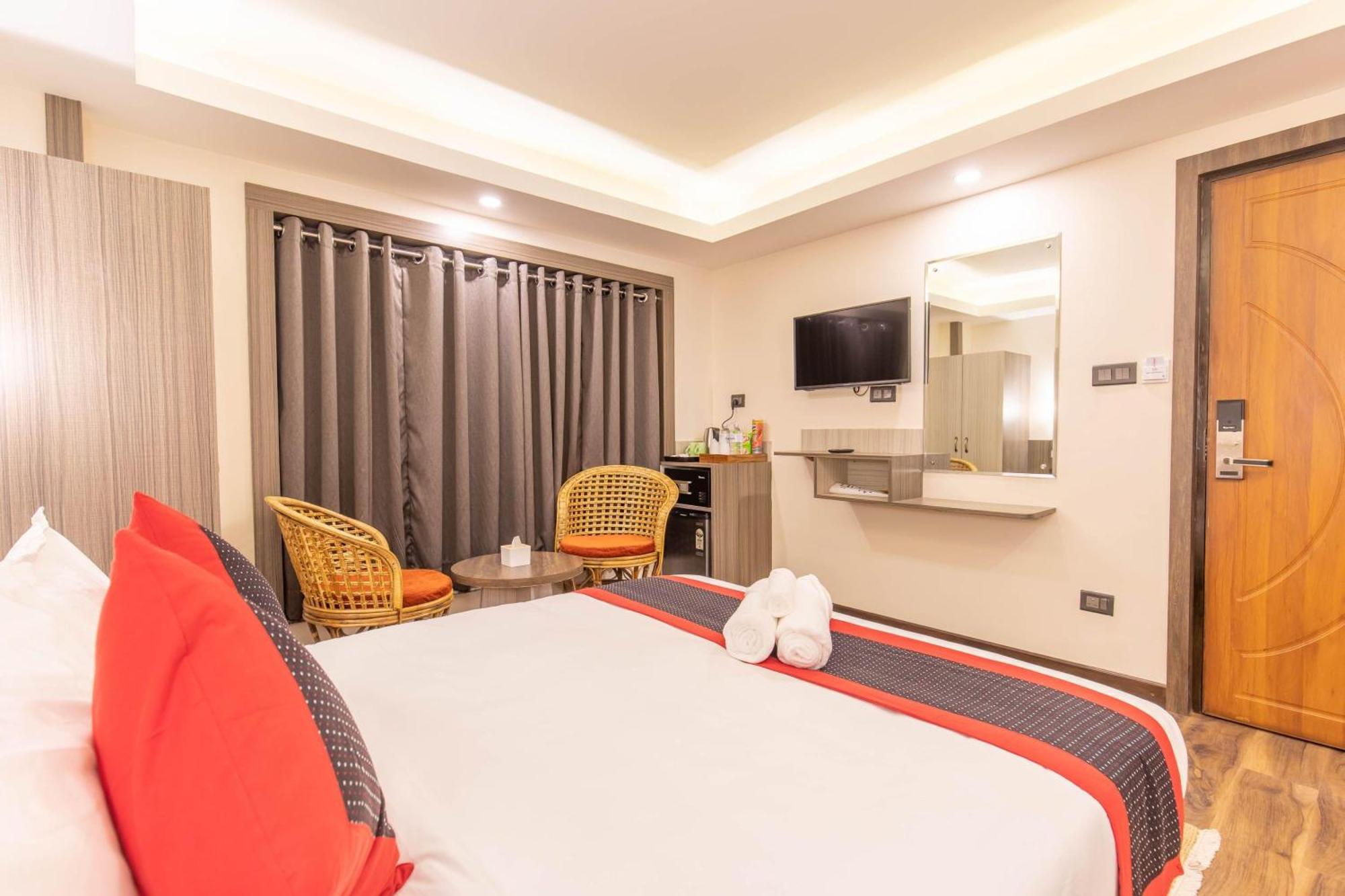 Hotel Wawa Катманду Екстер'єр фото